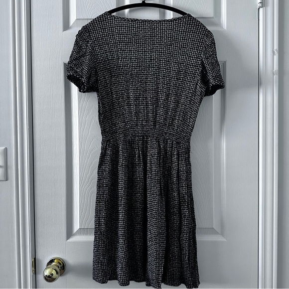 Gap Petite Black and White Dress - Picture 2 of 3